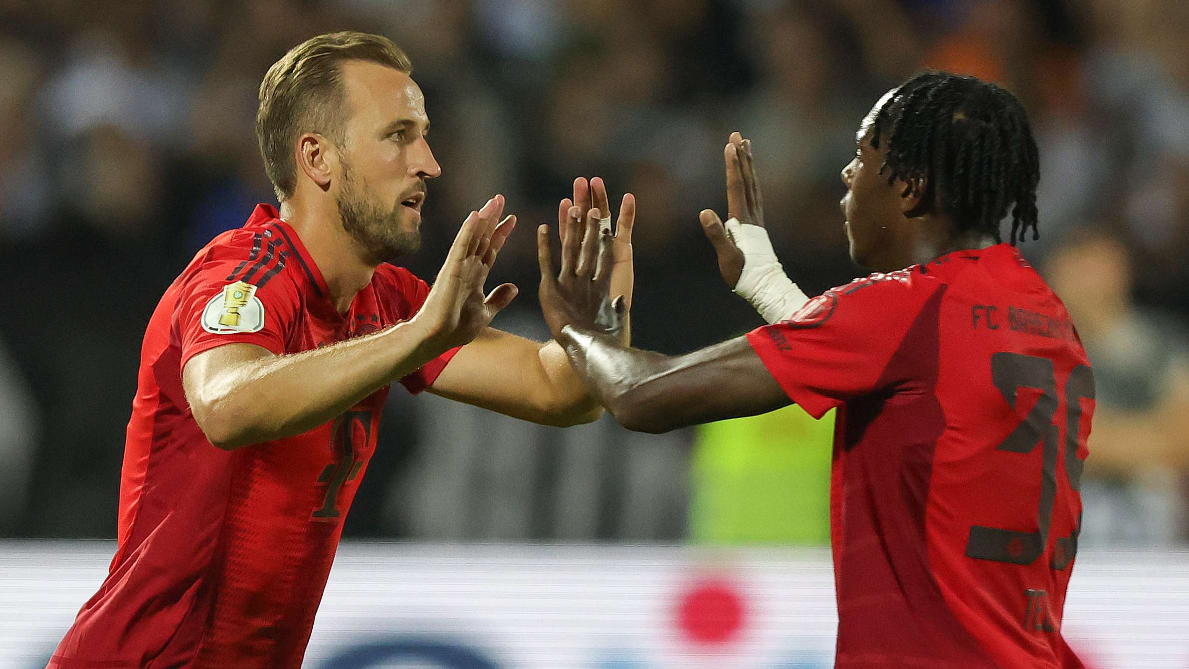 足球比赛中 足球比赛中