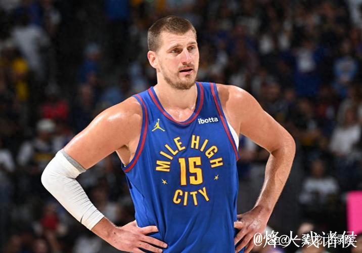 约基奇弧顶远投偏出,比赛拖入加时 约基奇弧顶远投偏出,比赛拖入加时