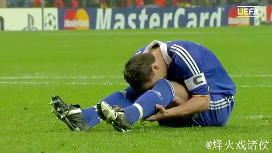 特里曾因2008年欧冠决赛罚丢点球错失冠军而陷入绝望。