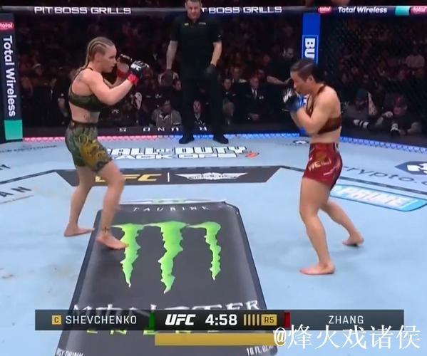 张伟丽不敌舍甫琴科 无缘UFC蝇量级冠军 张伟丽不敌舍甫琴科 无缘UFC蝇量级冠军