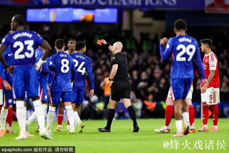 官方:凯塞多因踩踏对手被禁赛3场,盖耶掌掴队友禁赛2场 官方:凯塞多因踩踏对手被禁赛3场,盖耶掌掴队友禁赛2场