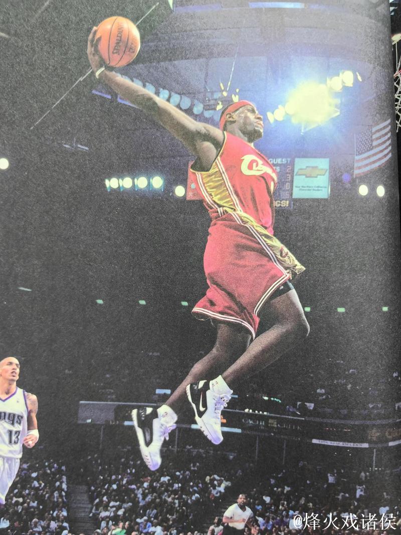 历史新篇!詹姆斯成NBA首位41岁后单场得分超30球员 历史新篇!詹姆斯成NBA首位41岁后单场得分超30球员