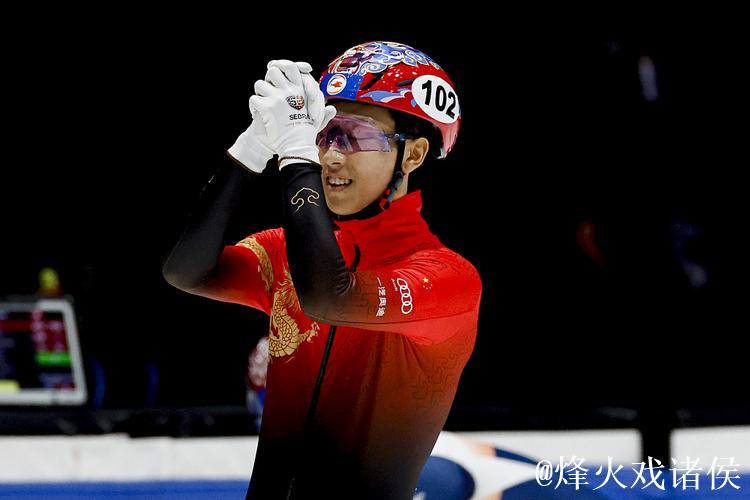 短道速滑巡回赛蒙特利尔站:孙龙男子1500米摘铜 短道速滑巡回赛蒙特利尔站:孙龙男子1500米摘铜