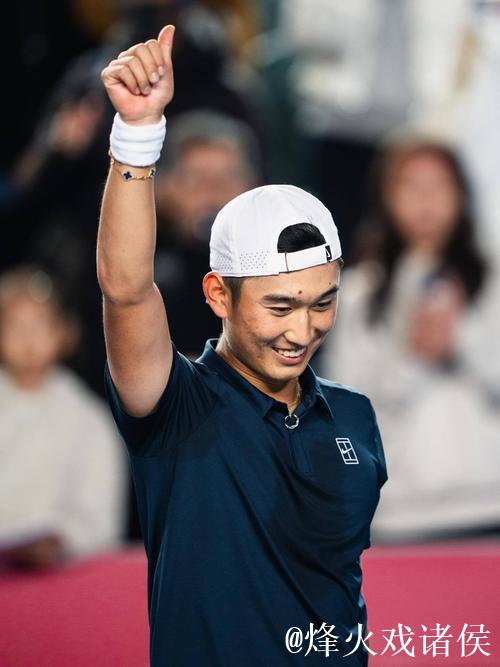 商竣程直落两盘击败索内戈 闯入香港网球公开赛八强 商竣程直落两盘击败索内戈 闯入香港网球公开赛八强